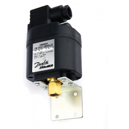 DANFOSS 061H3260 — Регулятор скорости вращения вентиляторов конденсатора XGE 6M, MWP 47 бар, хладагент R410A, 22-39 бар 061H3260 DANFOSS 061H3260 — Регулятор скорости вращения вентиляторов конденсатора XGE 6M, MWP 47 бар, хладагент R410A, 22-39 бар 061H3260